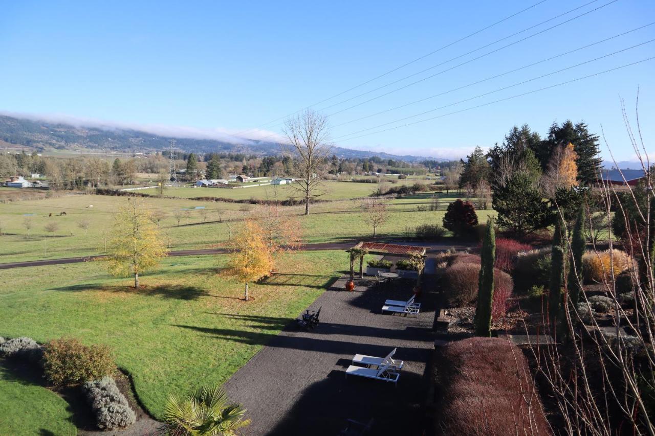 The Setting Inn Willamette Valley ニューバーグ エクステリア 写真