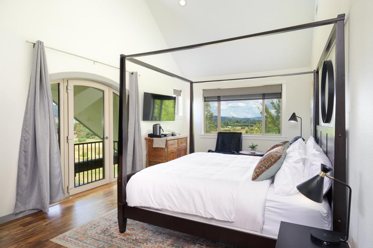 The Setting Inn Willamette Valley ニューバーグ エクステリア 写真